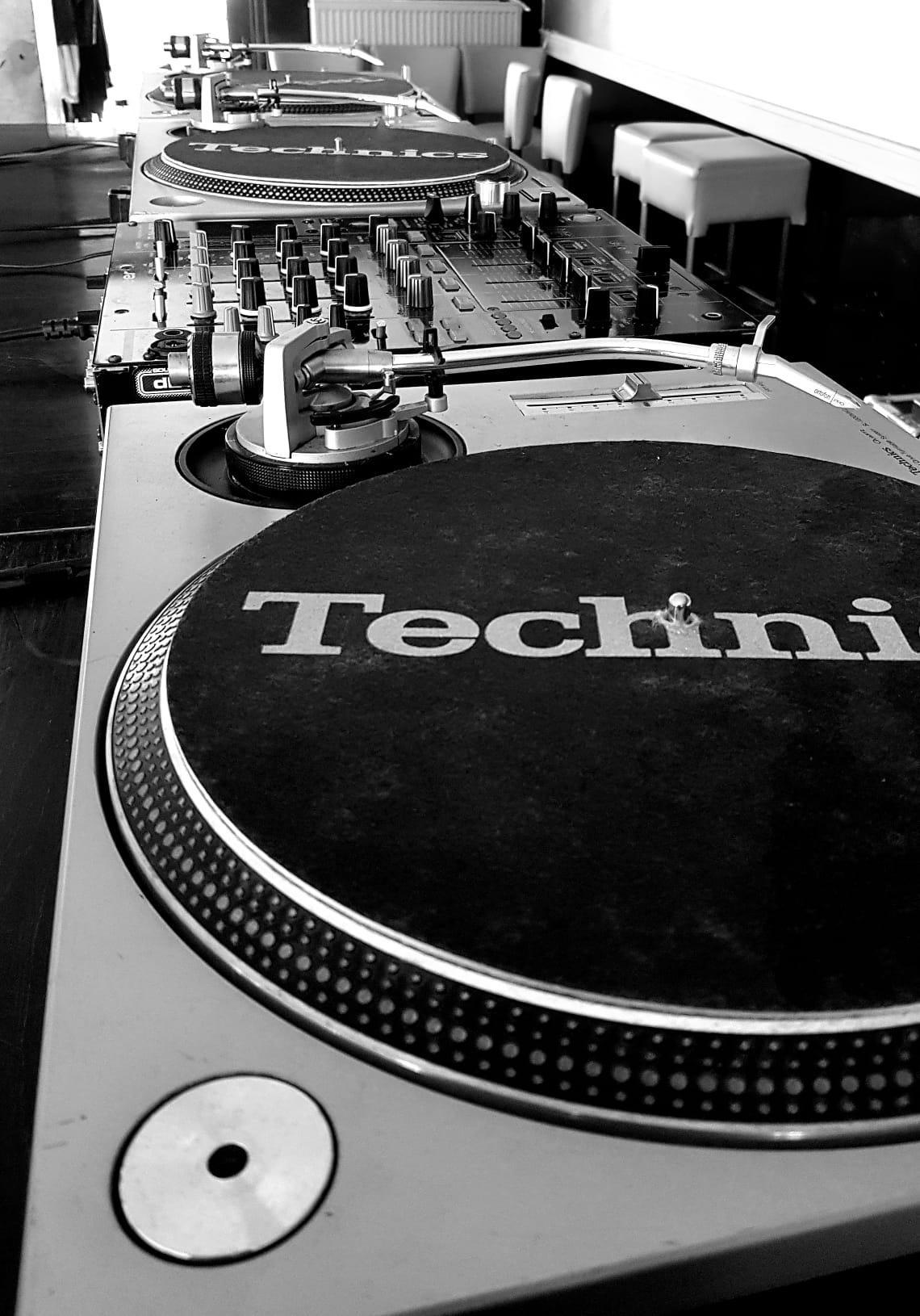 Technics SL 1200 platenspeler